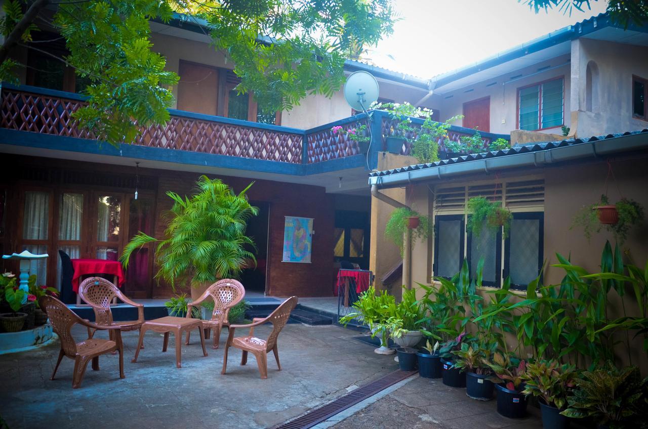 Lake View The Tourist Guest House Anuradhápura Exteriér fotografie